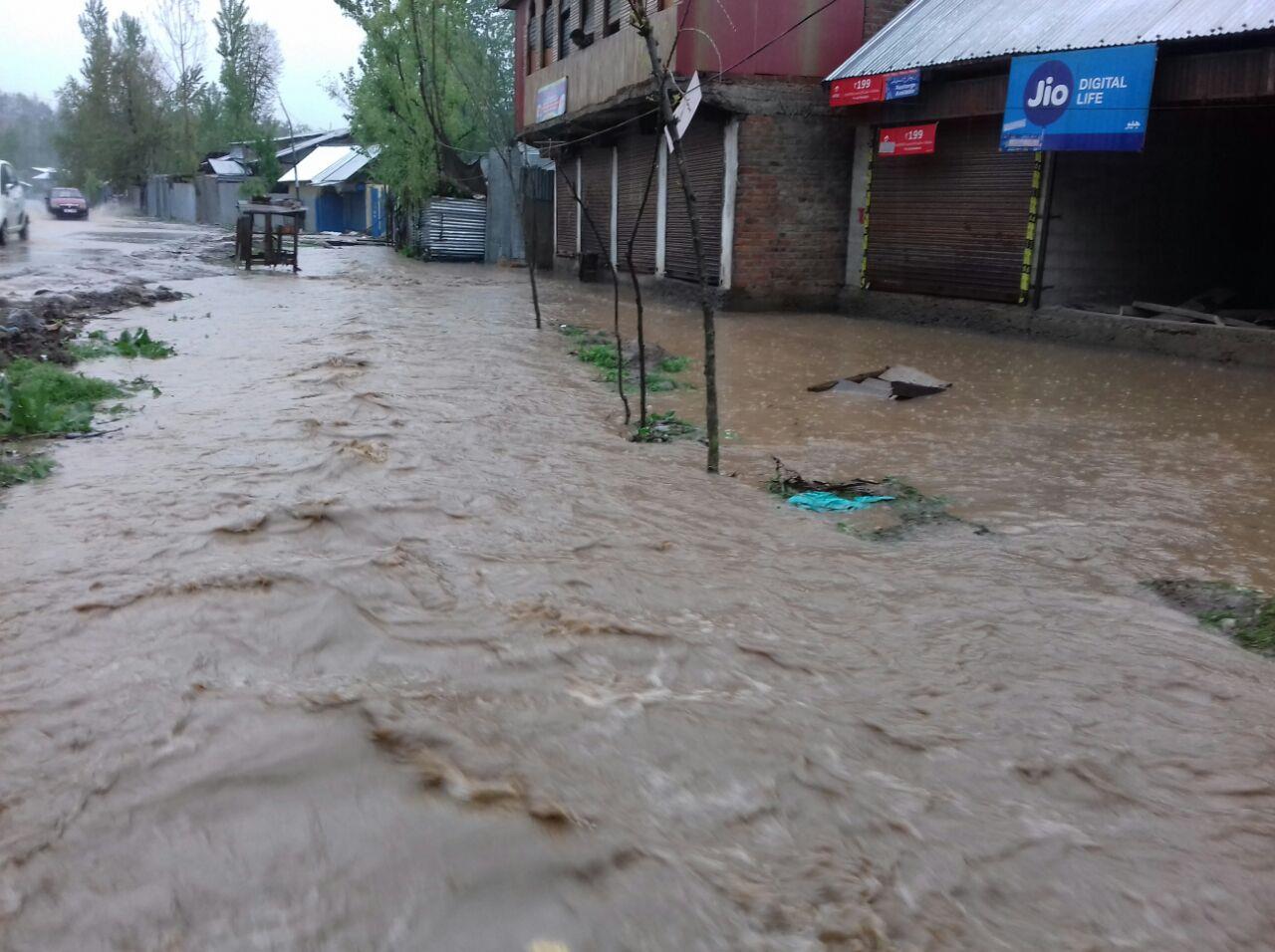 Incessant rains trigger flood threat in Langate villages